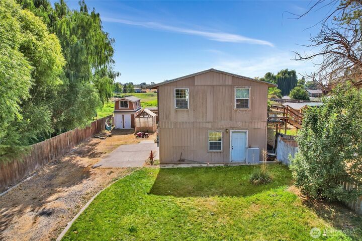 Property Photo:  11063  Road 4.4  NE  WA 98837 