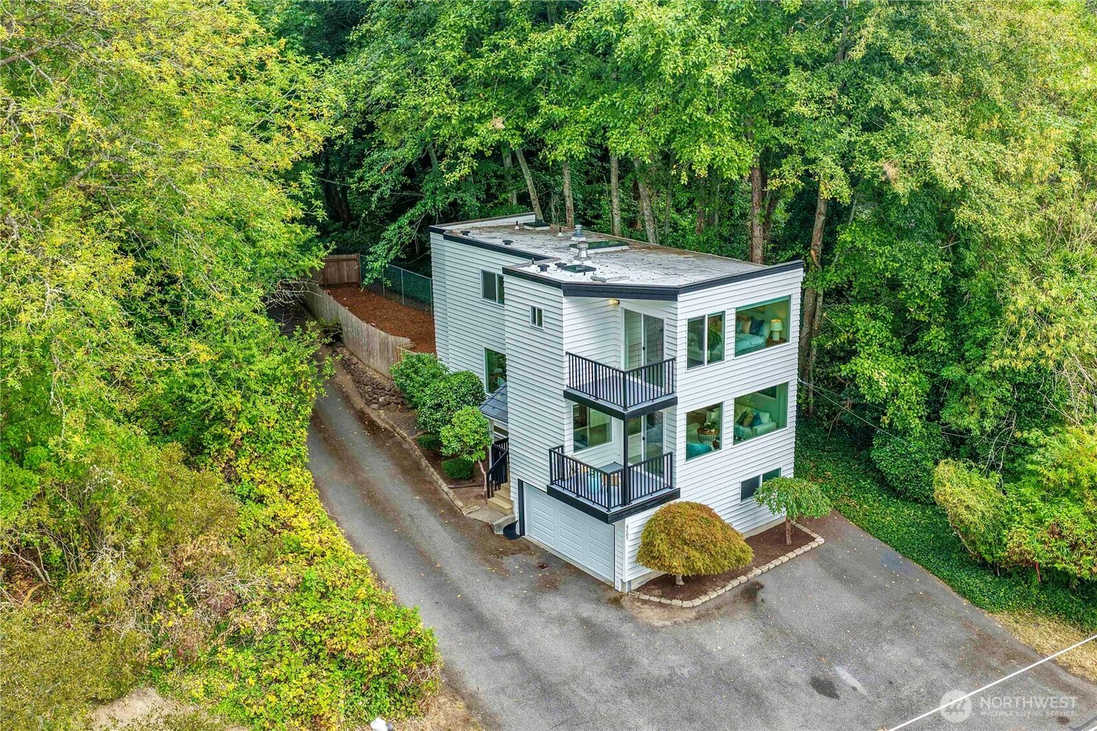 Property Photo: 6205 NE 125th Street WA 98034