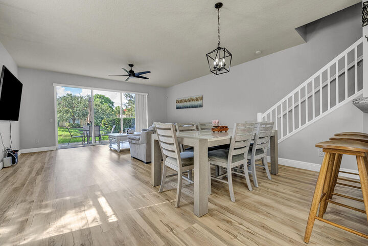 Property Photo: 1106 Pinewood Lake Court FL 33415