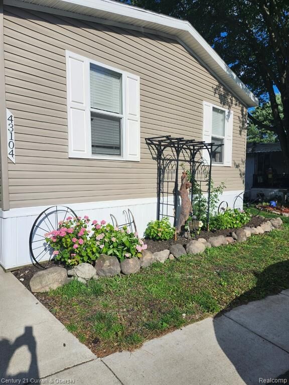 Property Photo:  43104 Riviera Avenue  MI 48314 