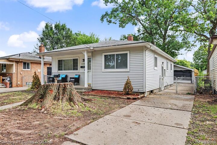 Property Photo:  4455 Hipp Street  MI 48125 