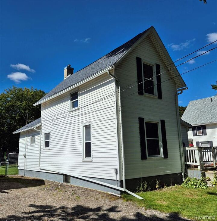 Property Photo: 728 Lingle Avenue MI 48867