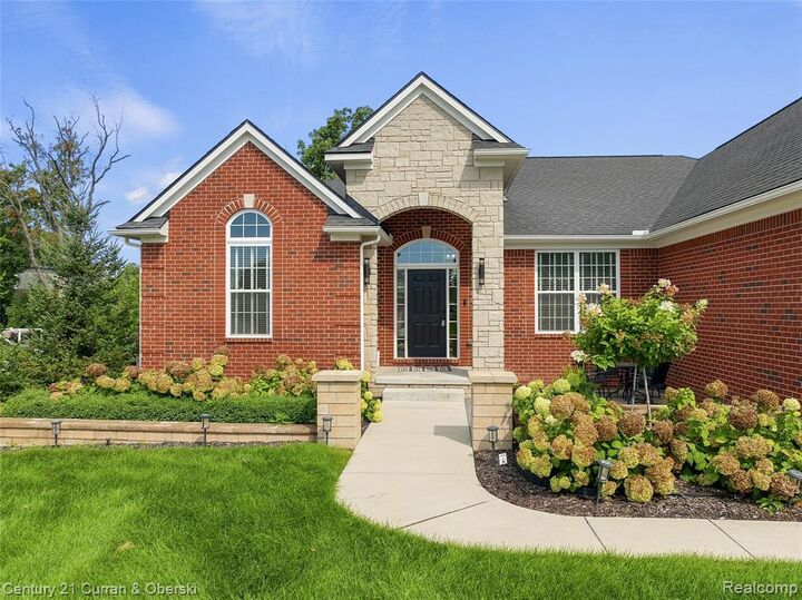 Property Photo:  52546 W Shadowview Drive  MI 48167 