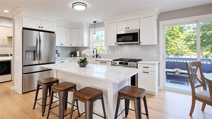 Property Photo:  4 Cooke Place  RI 02888 