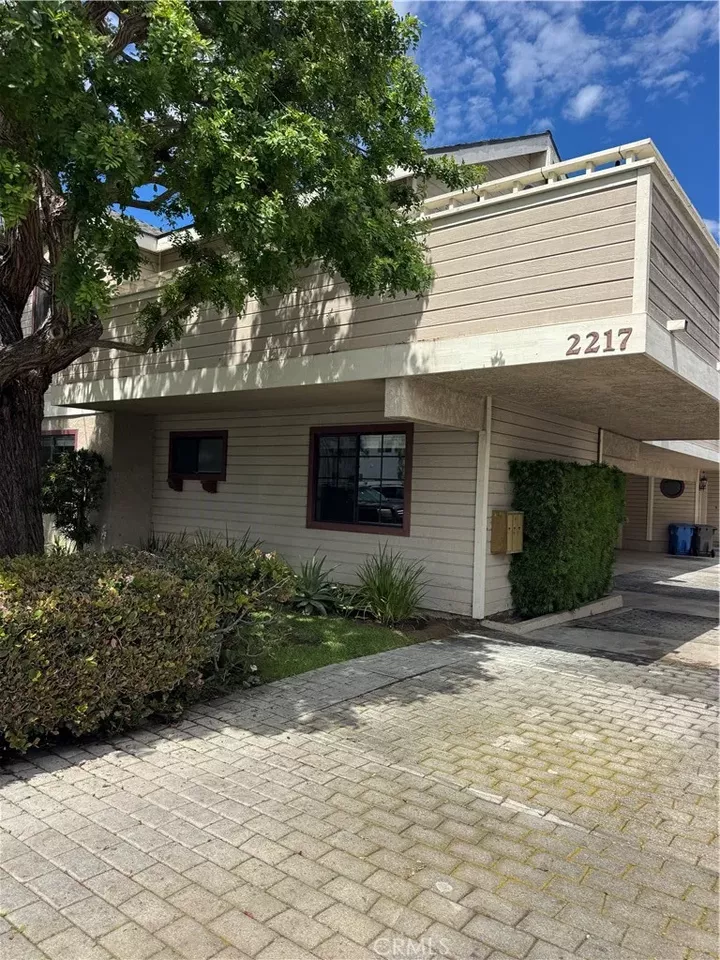 Property Photo:  2217 Mathews  CA 90278 