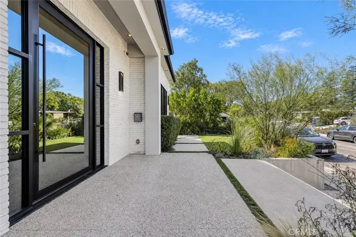 Property Photo: 4050 Contera Road CA 91436