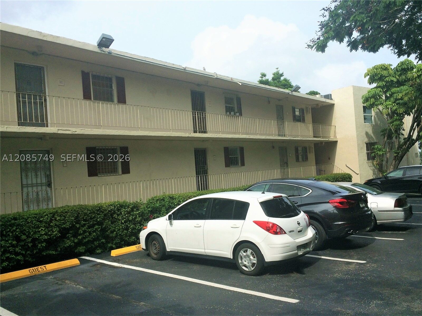 Property Photo:  520 NE 38th St 11  FL 33137 