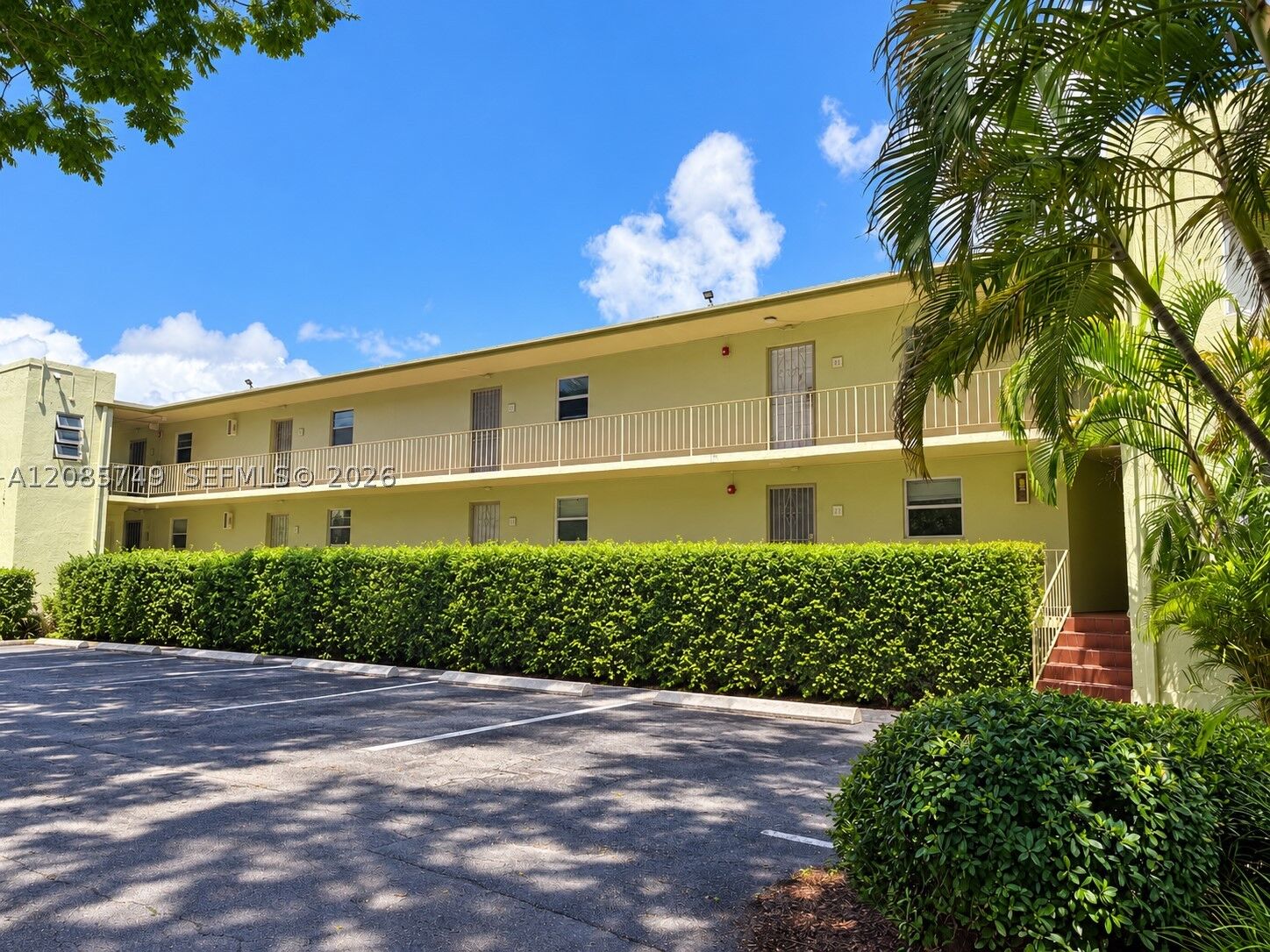 Property Photo:  520 NE 38th St 11  FL 33137 
