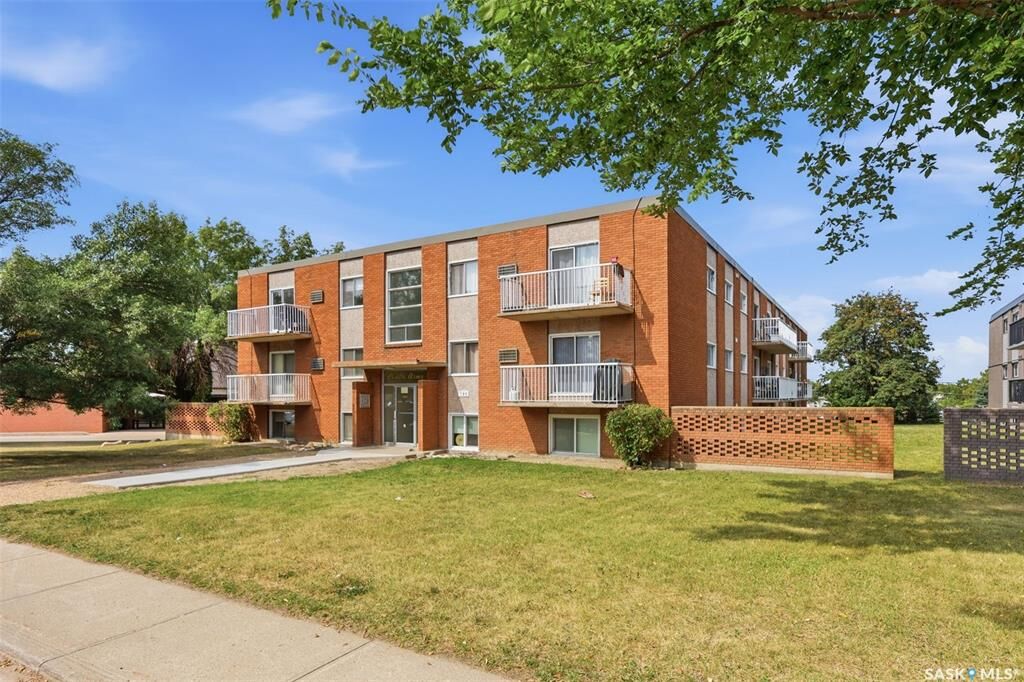 Property Photo:  106 104th Street E 21  SK S7N 1M8 