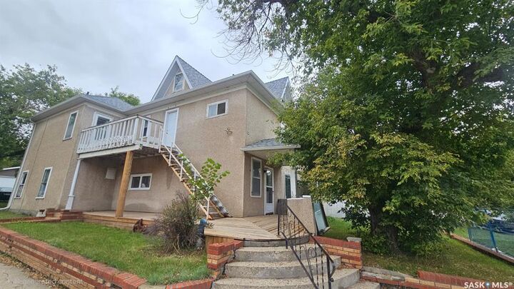 Property Photo: 79 Lillooet Street E SK S6H 4S3