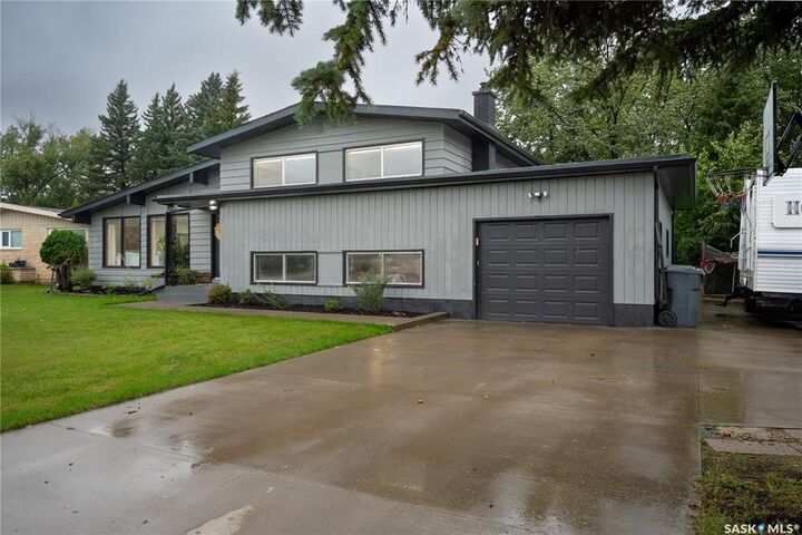 Property Photo: 34 Driftwood Crescent SK S3N 2P8