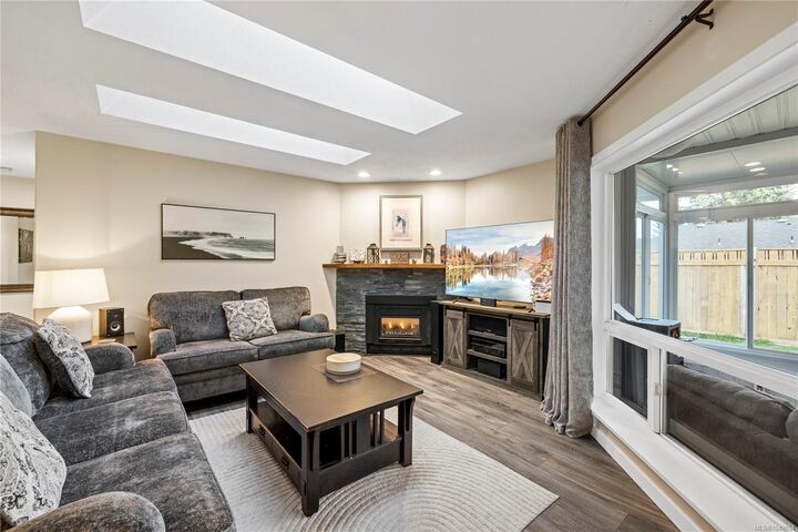 Property Photo:  1605 Sharon Pl  BC V9P 1Y7 