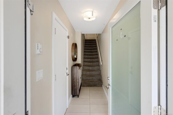 Property Photo:  618 Lampson St #6  BC V9A 6A1 