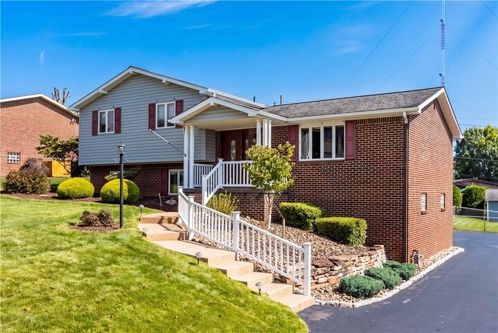 Property Photo:  408 Middlesex Road  PA 15135 