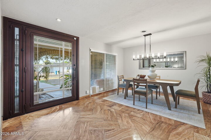 Property Photo:  19 E Canterbury Court  AZ 85022 