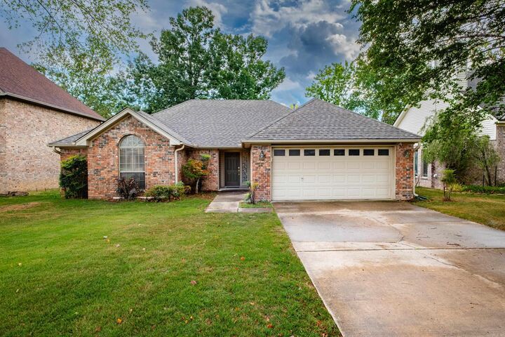 Property Photo: 210 Chantilly Circle AR 72113