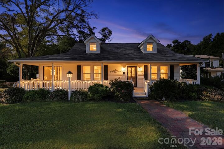 Property Photo:  118 Montevista Drive  NC 28086 