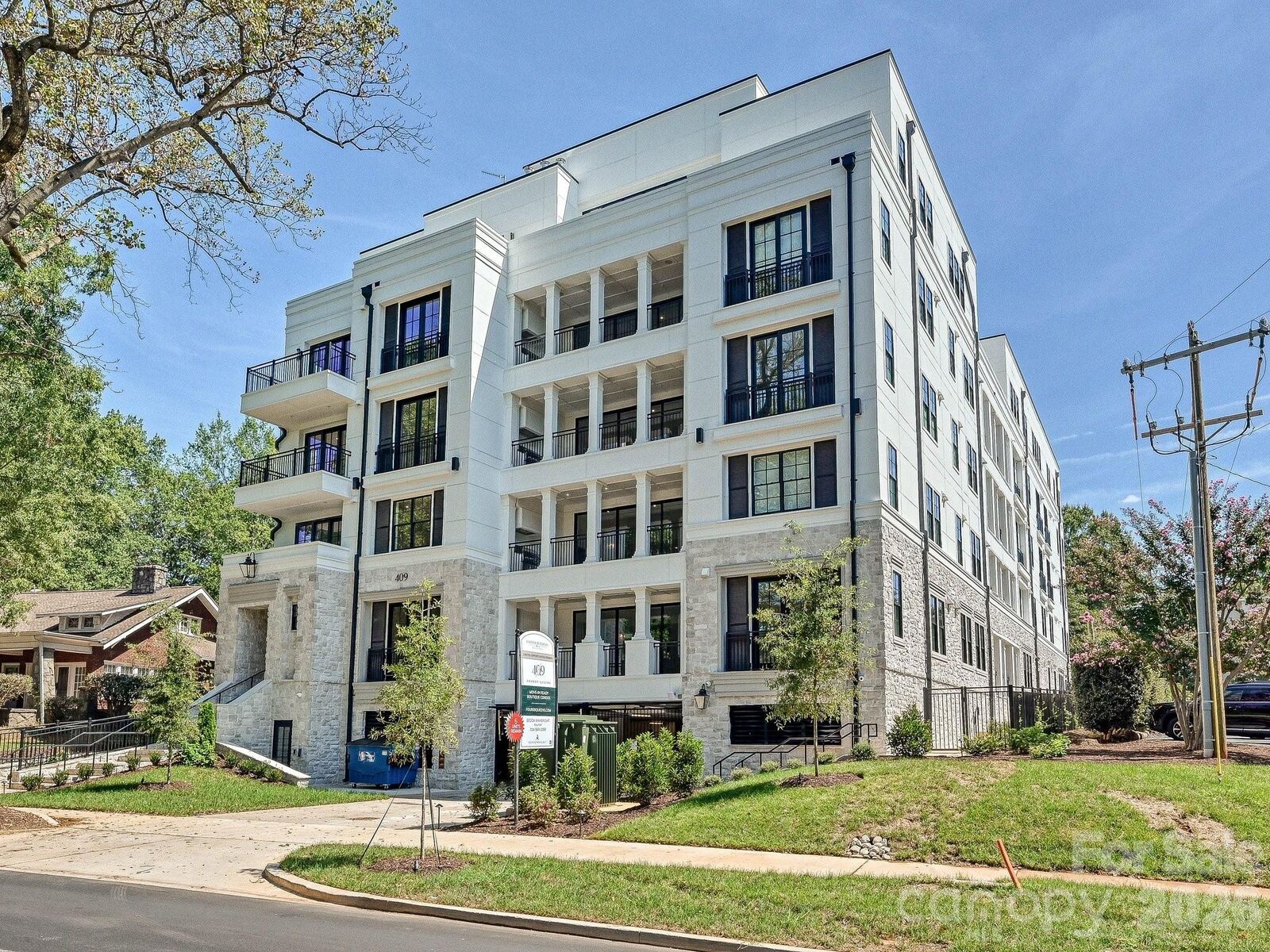 Property Photo:  409 Queens Road 303  NC 28207 