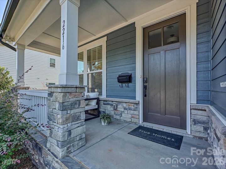 Property Photo:  2216 Catalina Avenue  NC 28206 
