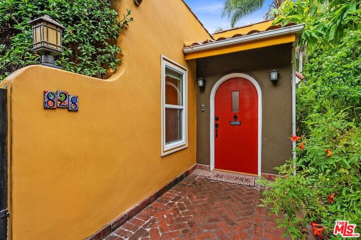 Property Photo: 828 N Crescent Heights Blvd CA 90046