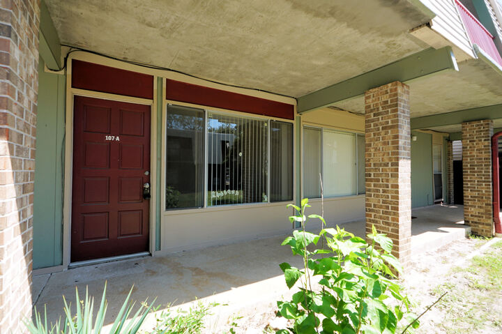 Property Photo:  210 Pelham Road A107  FL 32547 