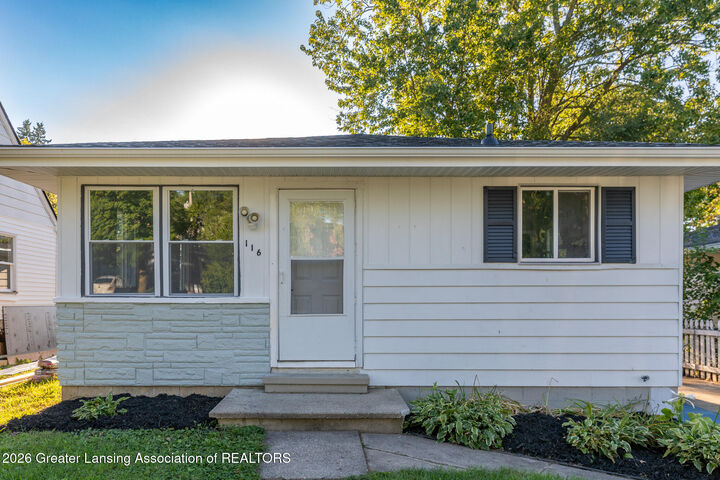 Property Photo:  116 S Hathaway  MI 48917 