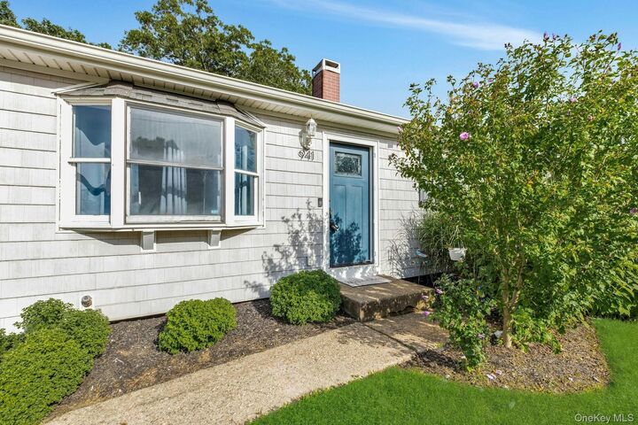 Property Photo:  941 Montauk Avenue  NY 11752 