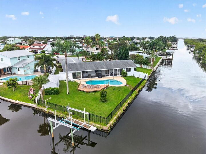 Property Photo:  8727 Bay Crest Lane  FL 33615 