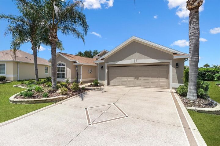 Property Photo: 1096 Alcove Loop FL 32162