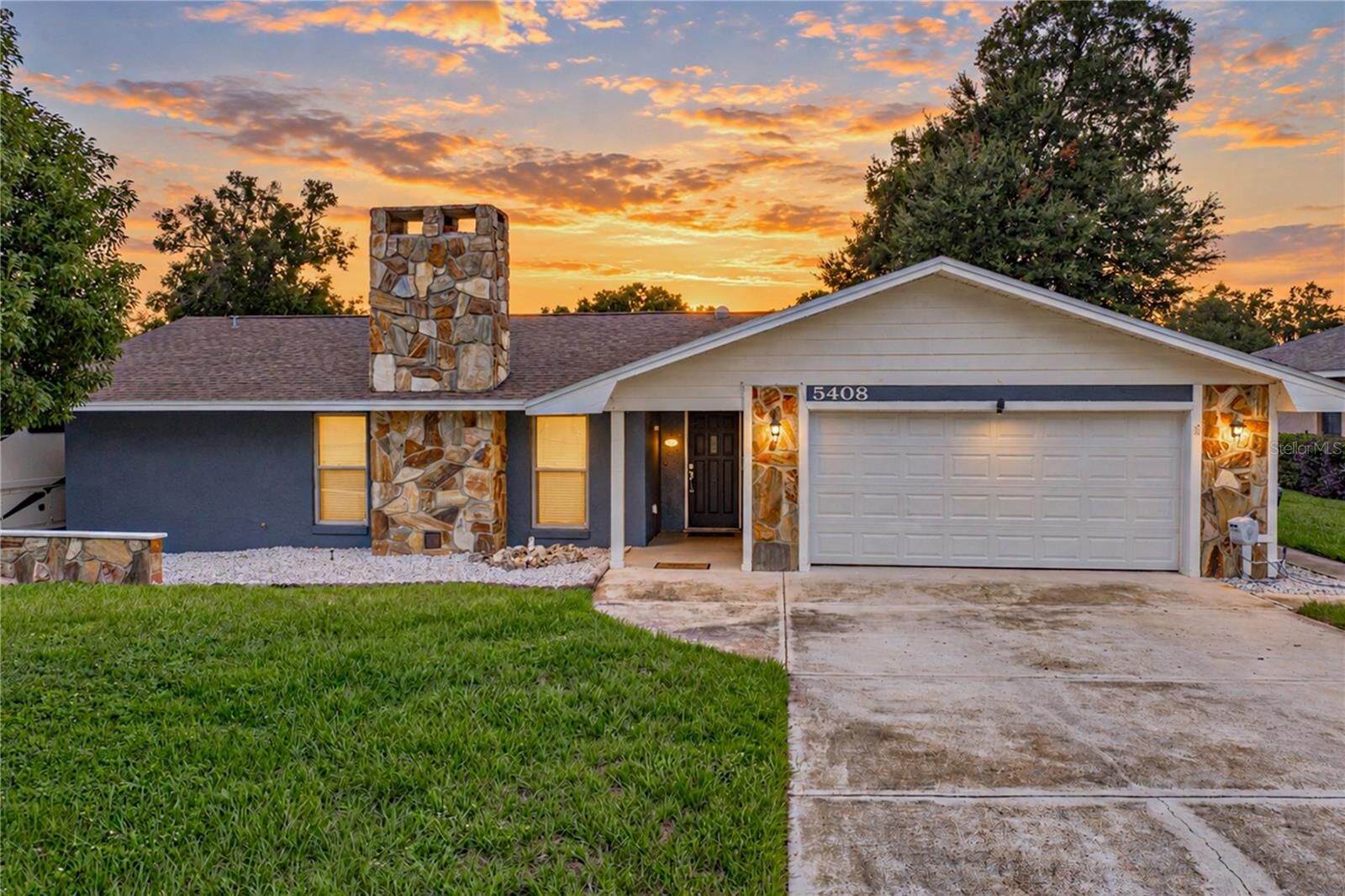 Property Photo: 5408 Weber Place FL 33809
