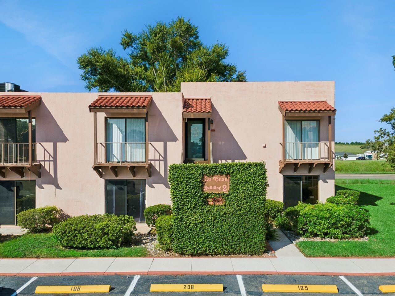 Property Photo:  109 La Casa 109  FL 33898 