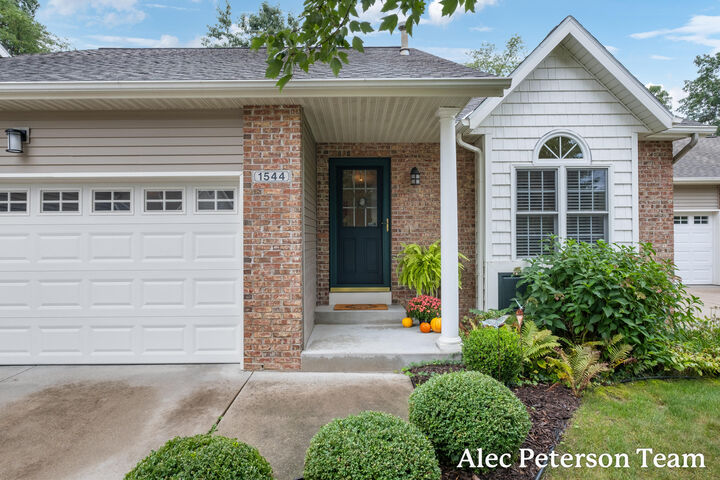 Property Photo: 1544 Beechtree Commons MI 49417