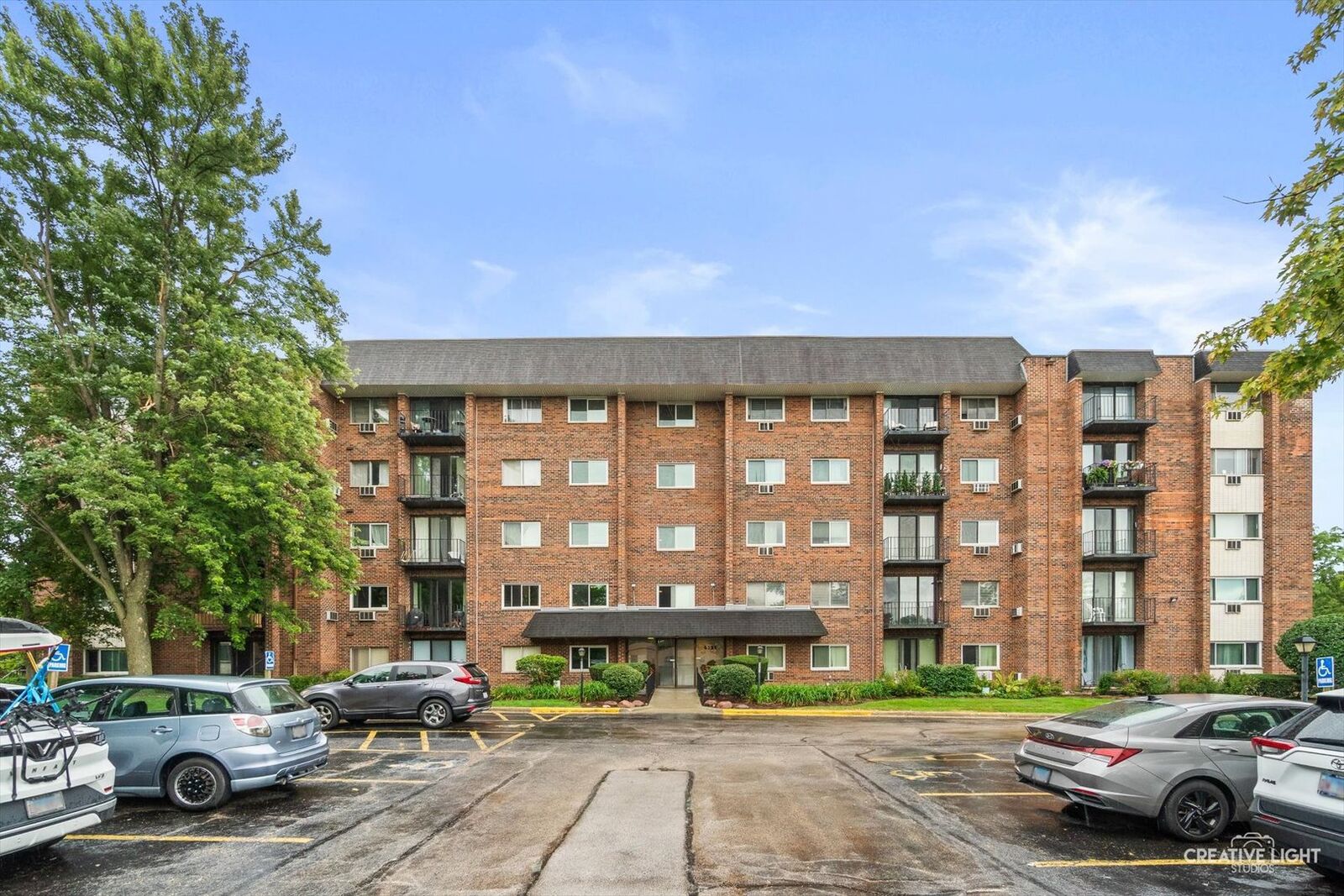 Property Photo: 4721 St. Joseph Creek Street 2-H IL 60532