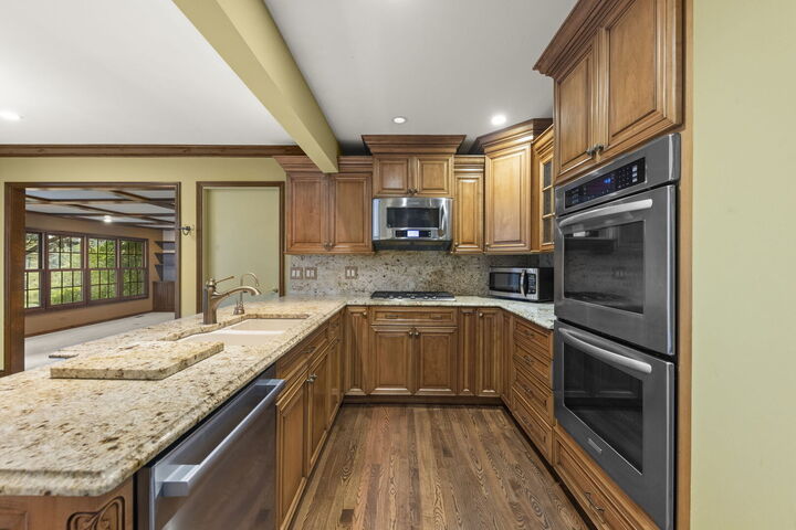 Property Photo: 2256 Ridgewood Road IL 60532