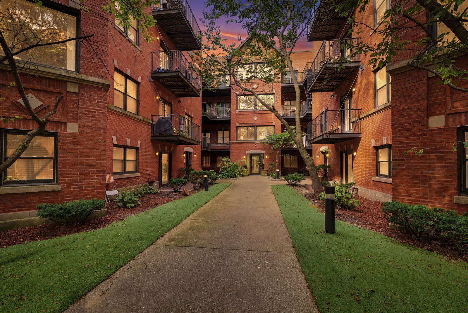 Property Photo:  5944 S King Drive 1E  IL 60637 