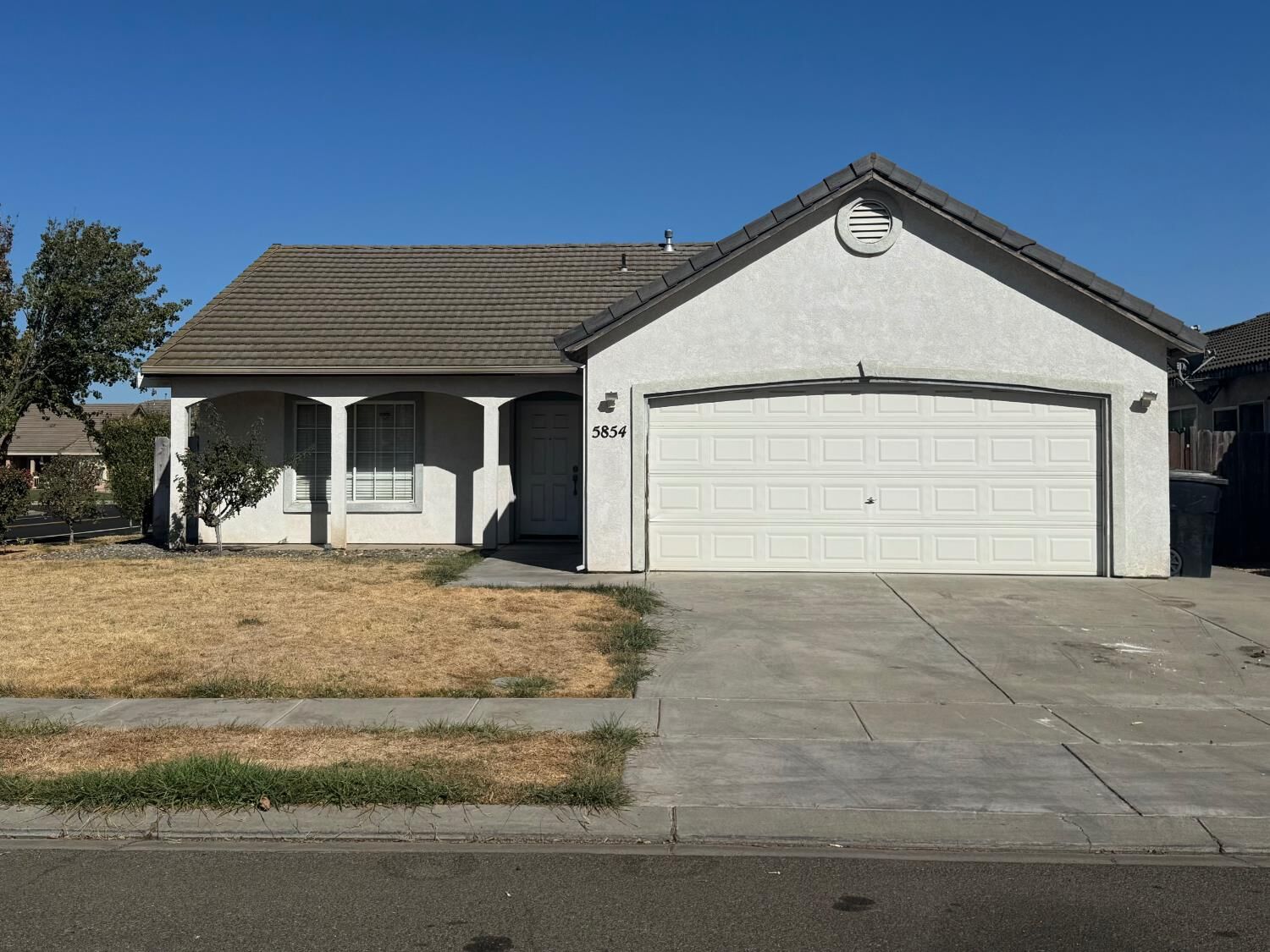 Property Photo: 5854 Chancellor Way CA 95367