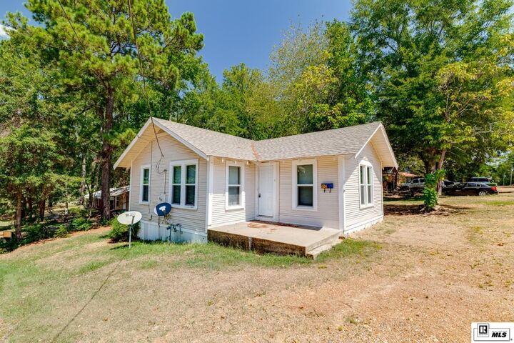 Property Photo:  512 W Jackson Street  LA 71241 