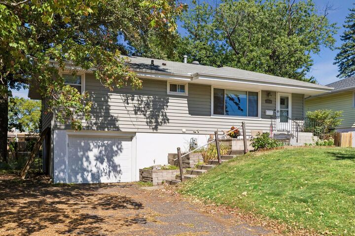 Property Photo: 7608 Viewcrest Lane MN 55427