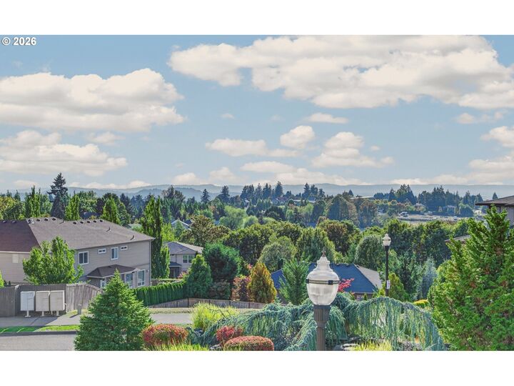 Property Photo: 1740 NW Klickitat St WA 98607