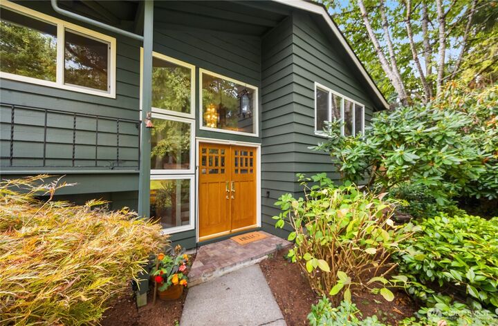 Property Photo: 6039 NE 202nd Street WA 98028