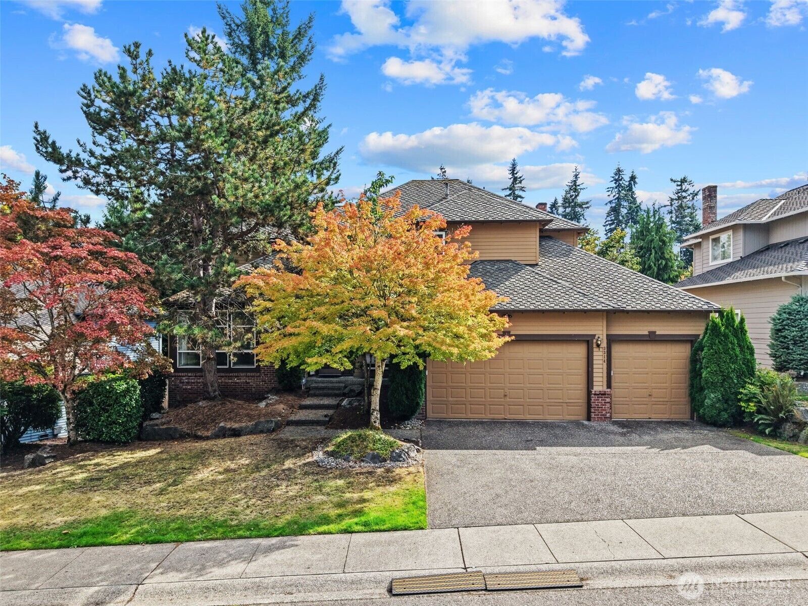 Property Photo:  3314  112th Place SE  WA 98208 