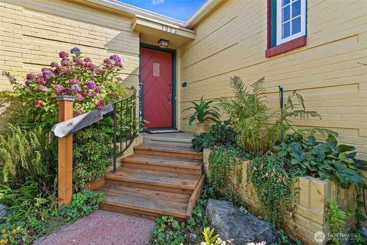 Property Photo:  3006  36th Avenue SW  WA 98126 