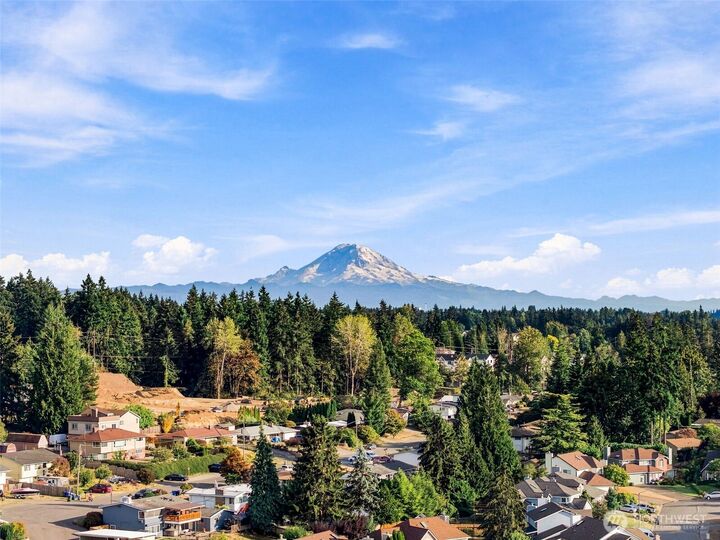 Property Photo:  9620 S 203rd Street  WA 98031 