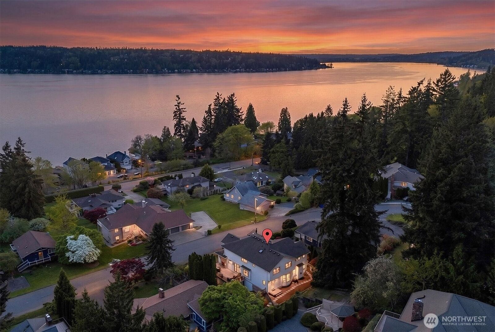 Property Photo:  514  205th Avenue NE  WA 98074 