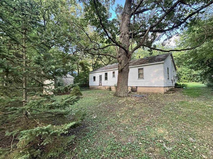 Property Photo:  928 Julien Street  IL 61008 