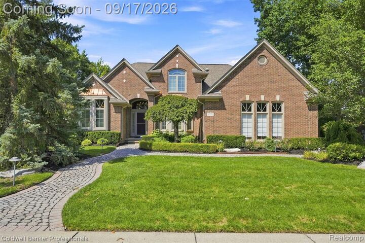 Property Photo:  3751 Lake Forest Drive  MI 48314 