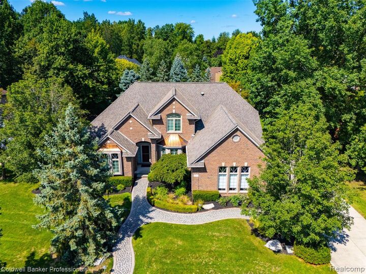 Property Photo: 3751 Lake Forest Drive MI 48314