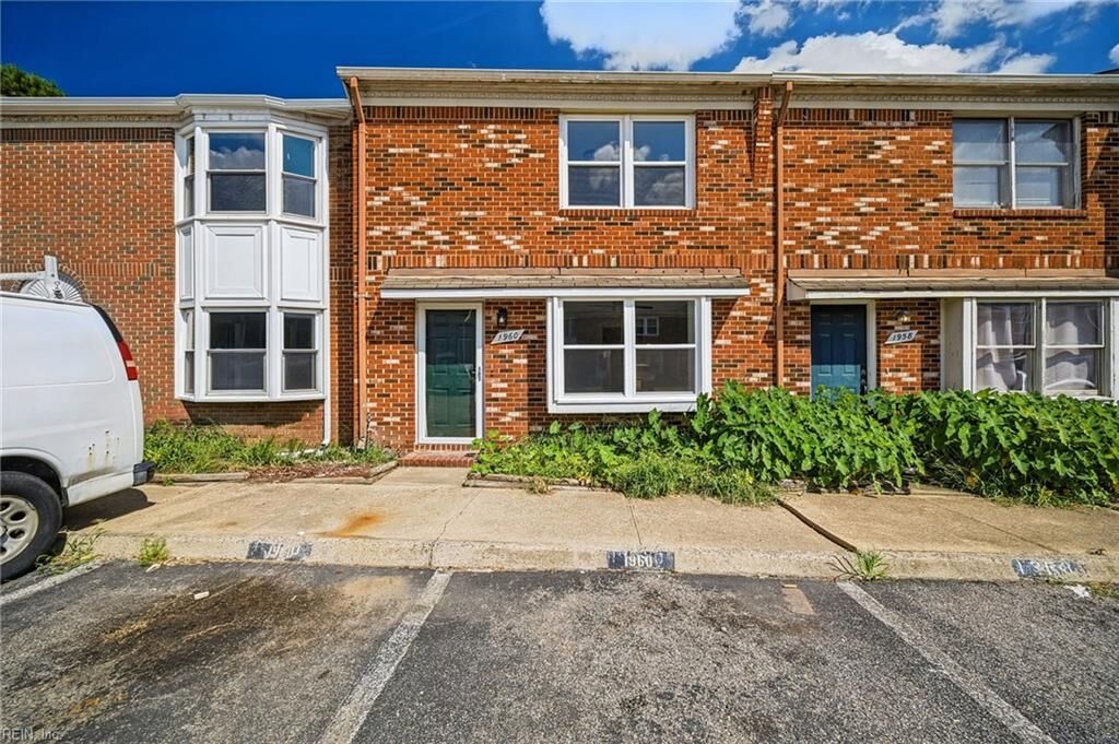Property Photo: 1960 Darnell Dr VA 23455