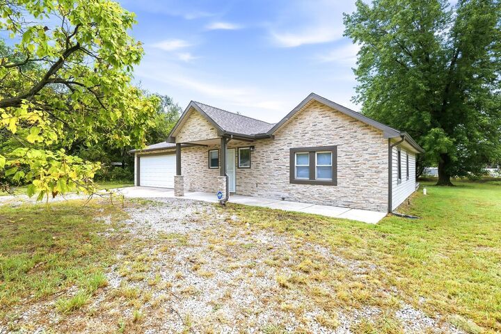 Property Photo:  129 E Dorrell St  KS 67060 