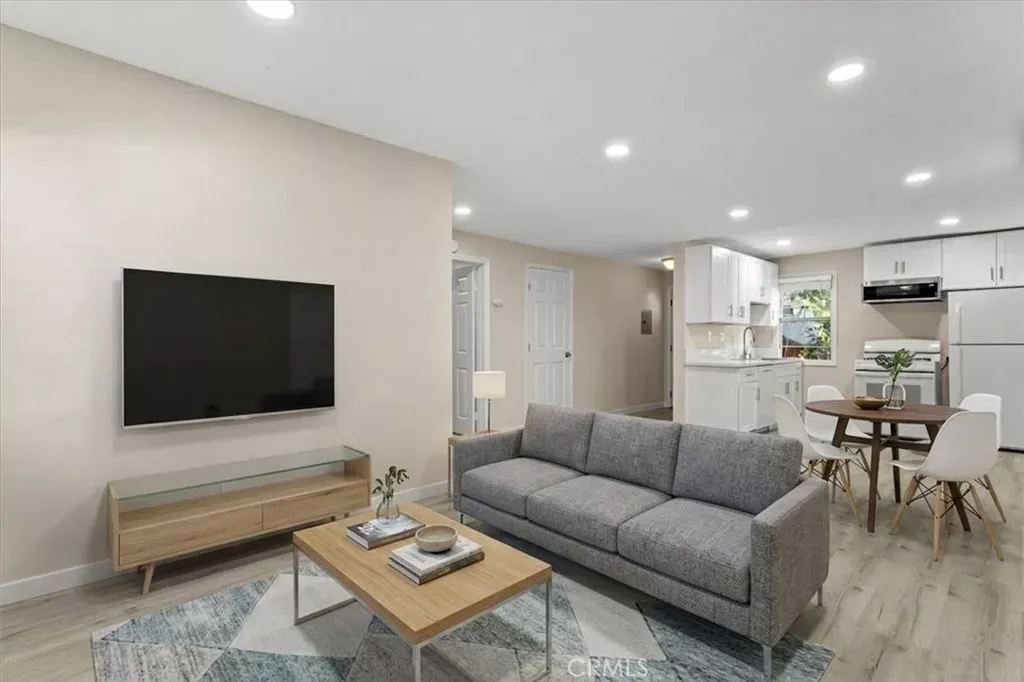 Property Photo:  3652 Fredonia B  CA 90068 